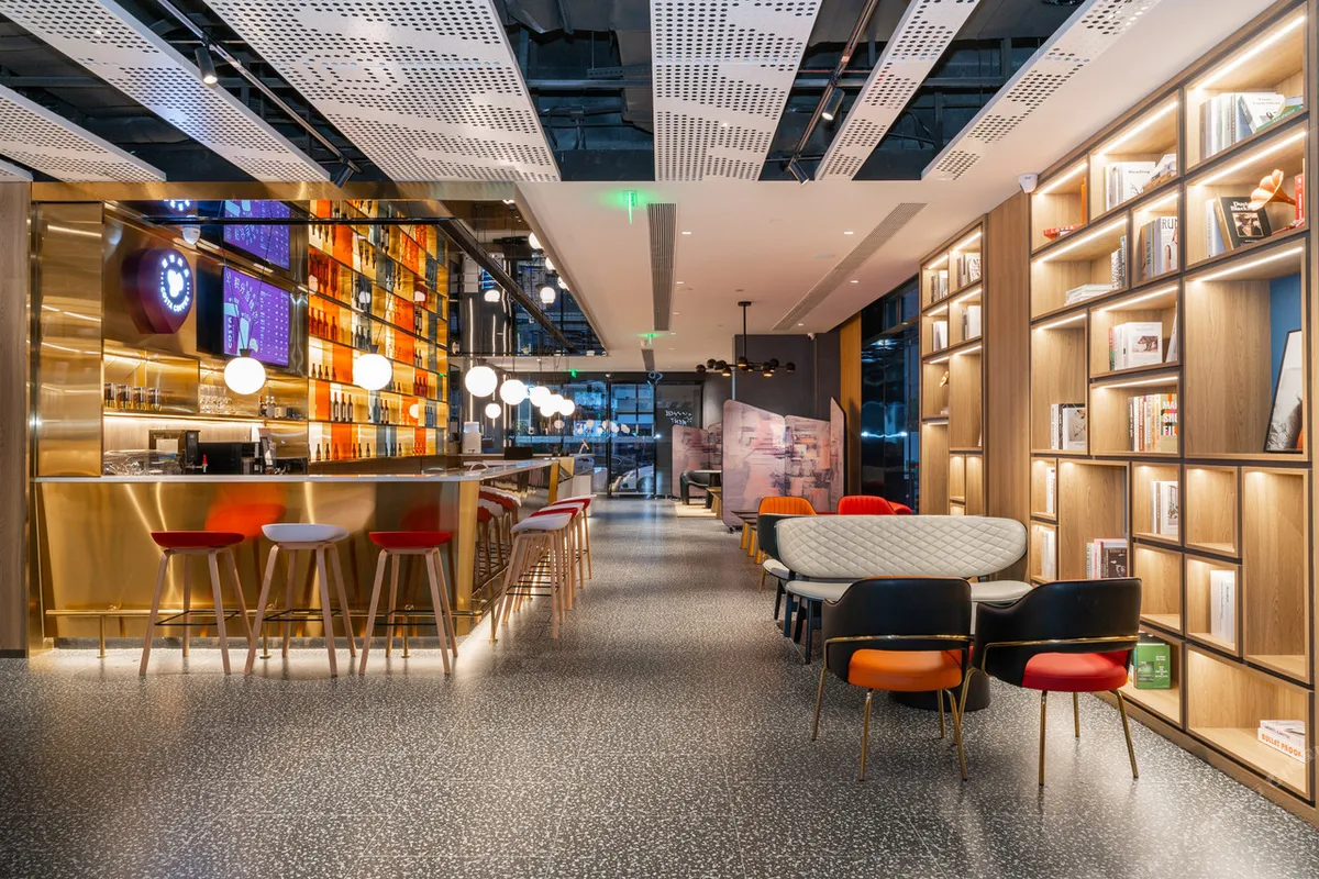 Ibis Hotel Xi'an Bell and Drum Tower Guangji Street Metro Station — rooms and atmosphere