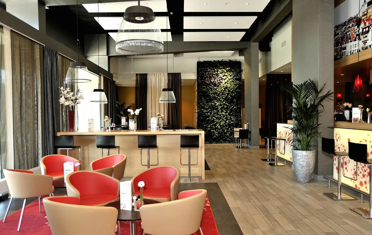 ibis Leiden Centre — rooms and atmosphere