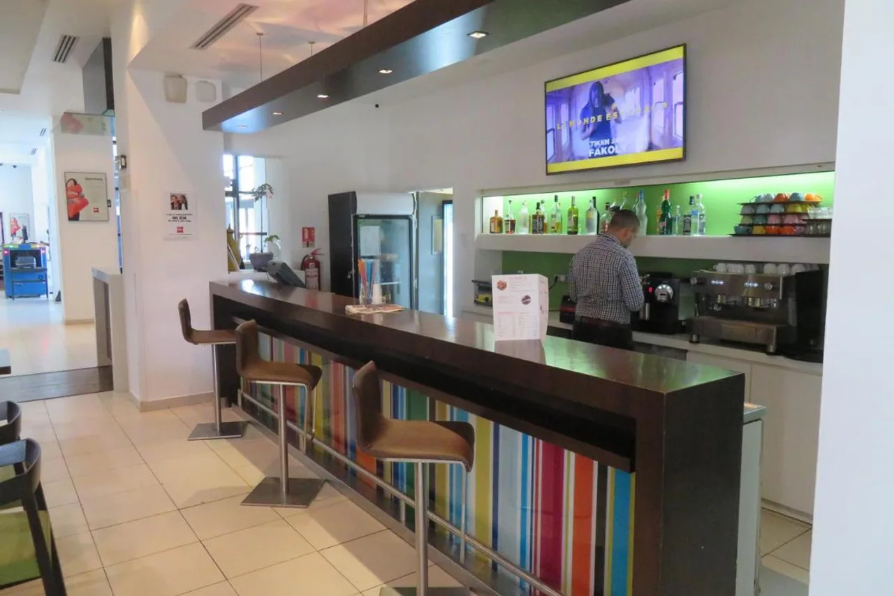 ibis Oran Les Falaises — ภาพห้องพักและบรรยากาศ