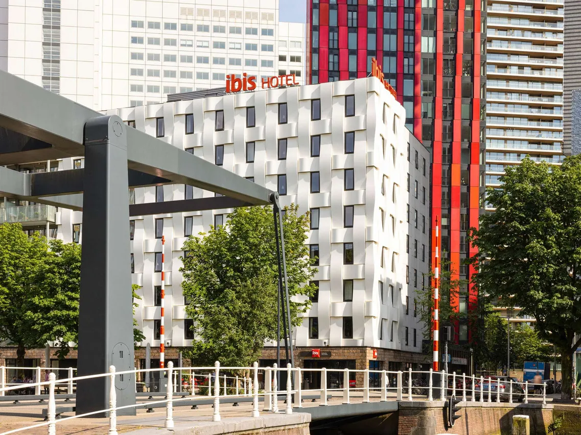 ibis Rotterdam City Centre — rooms and atmosphere