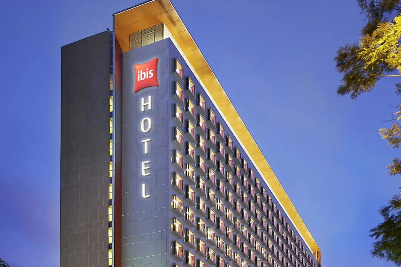 ibis Singapore on Bencoolen — rooms and atmosphere
