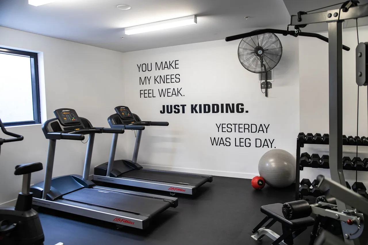 Ibis Styles Brisbane Elizabeth Street — rooms and atmosphere