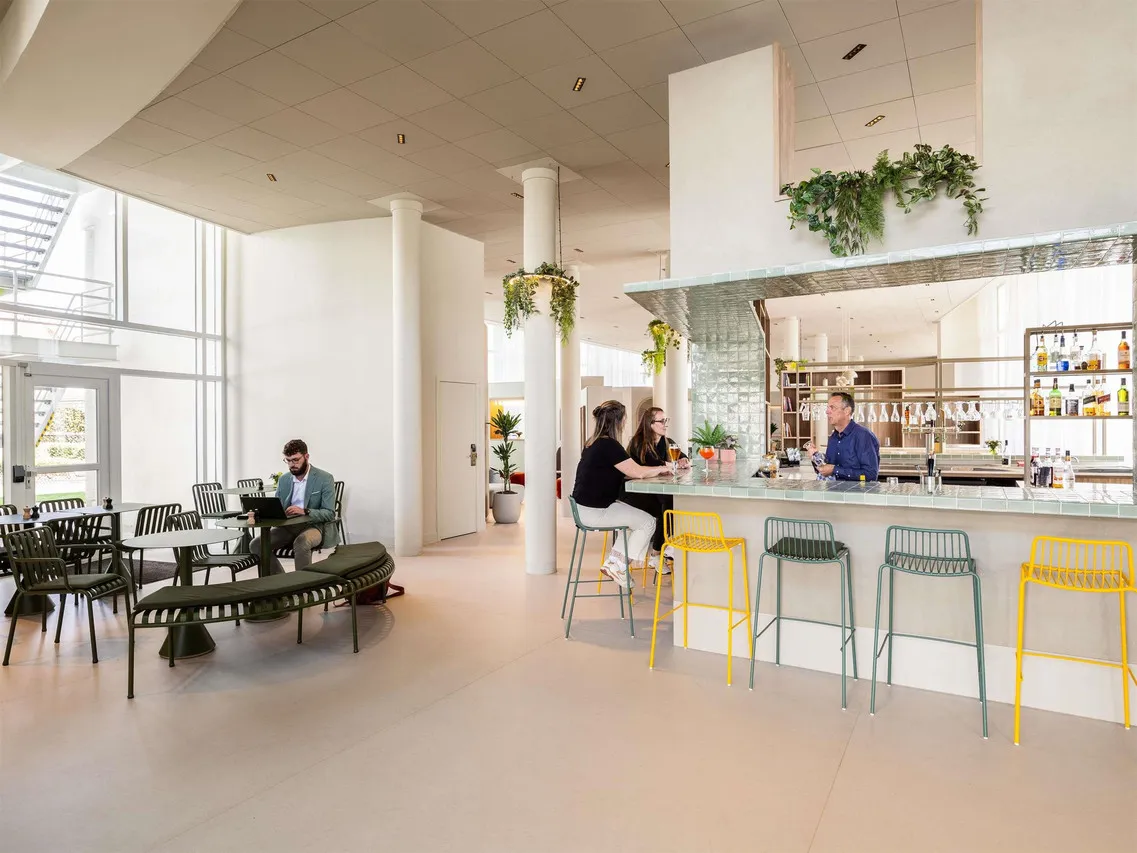 ibis Styles Brugge Centrum — rooms and atmosphere