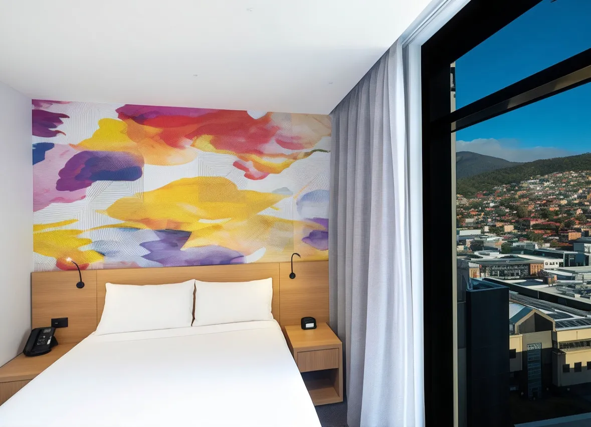 Ibis Styles Hobart — rooms and atmosphere