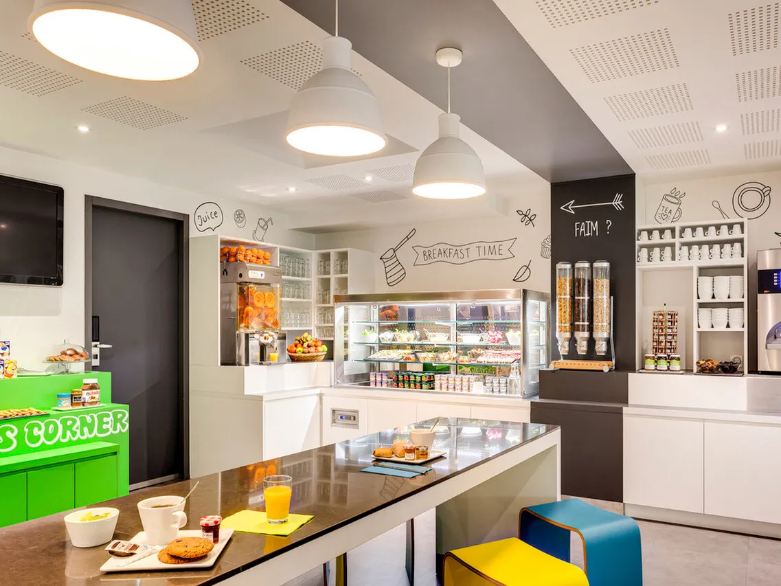 ibis Styles Nantes Centre Gare — rooms and atmosphere