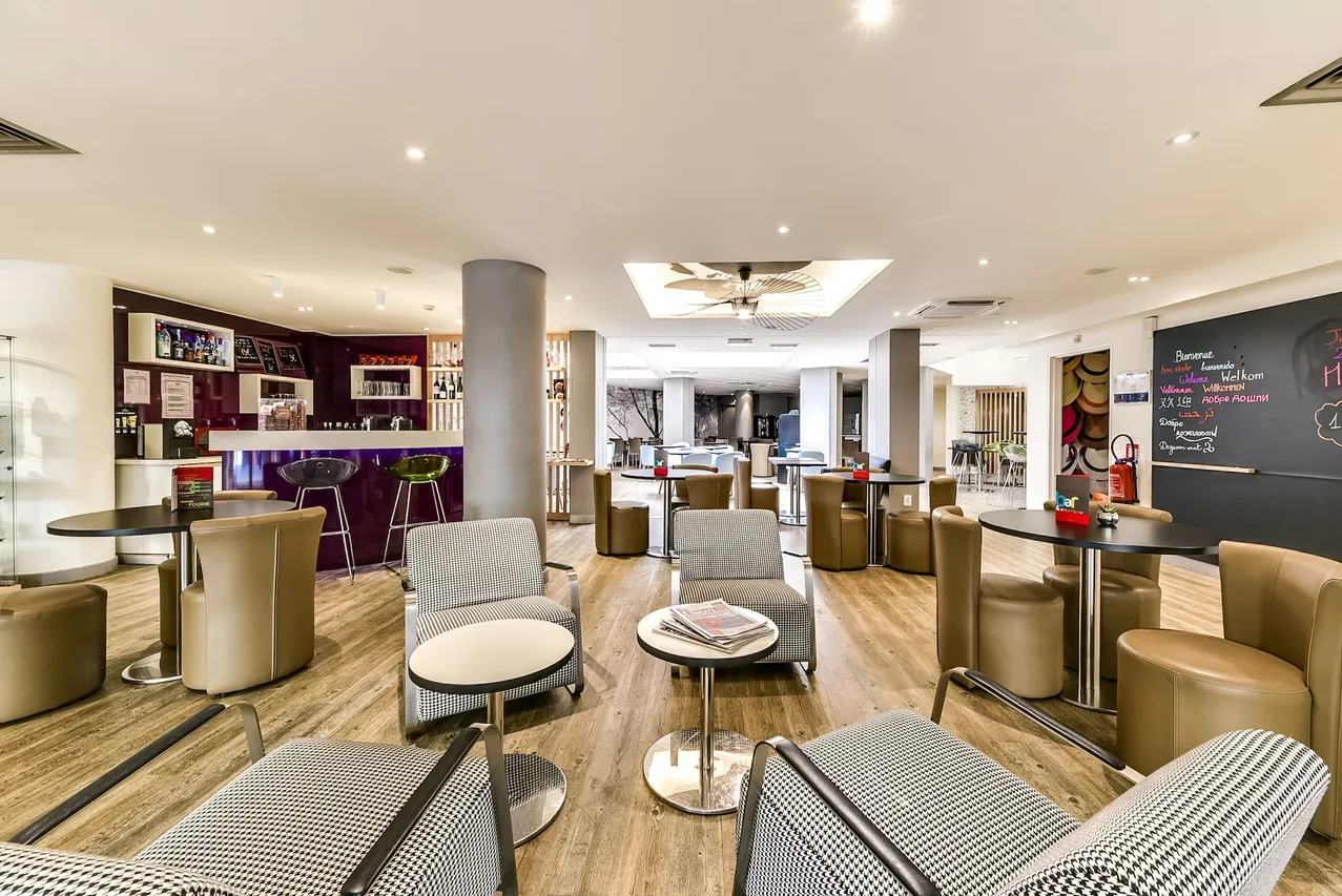 ibis Styles Nice Vieux Port — rooms and atmosphere