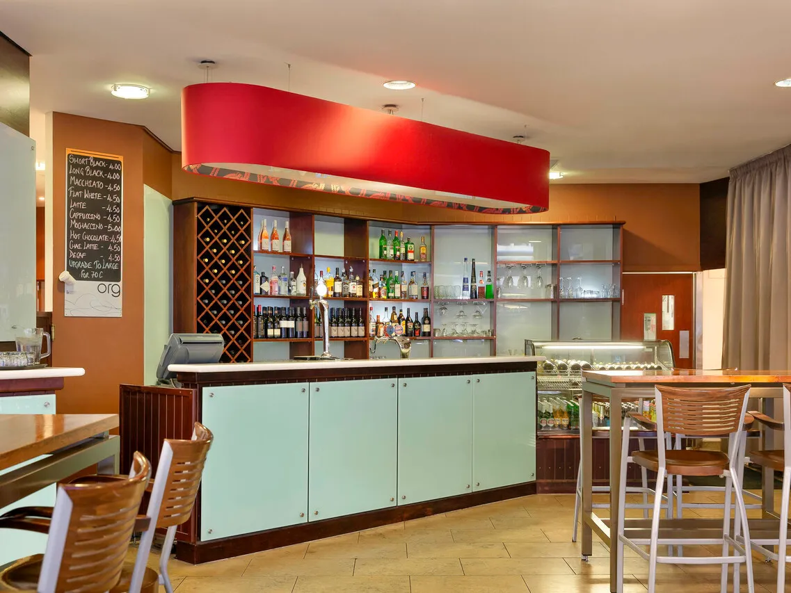 ibis Wellington — rooms and atmosphere