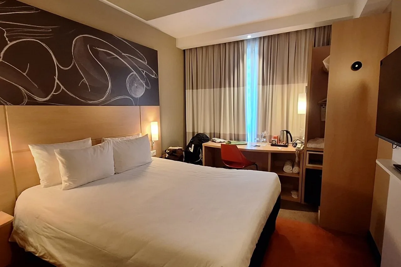 ibis Yerevan Center — rooms and atmosphere