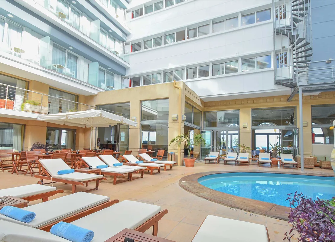 Ibiscus Hotel — ภาพห้องพักและบรรยากาศ