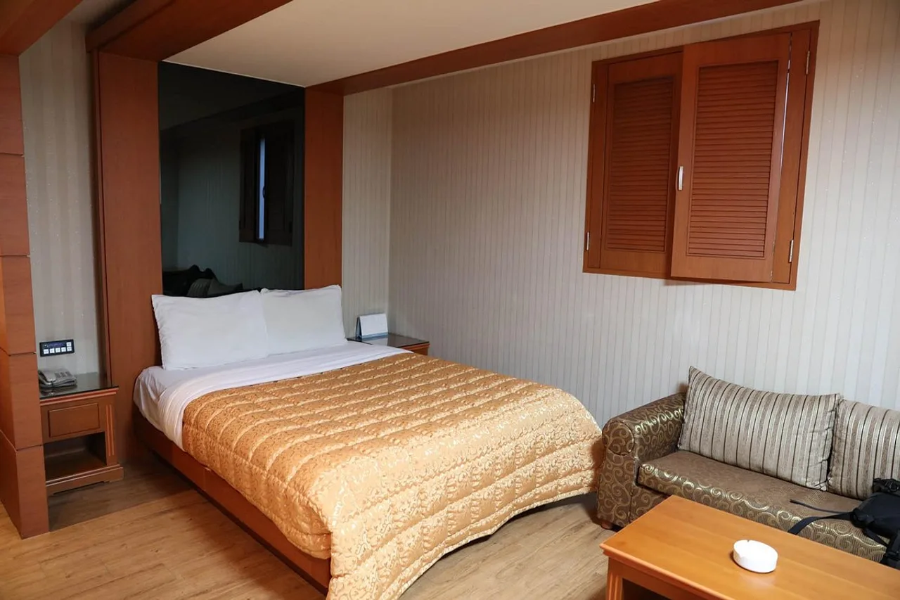 Incheon Airport Hotel June — rooms and atmosphere