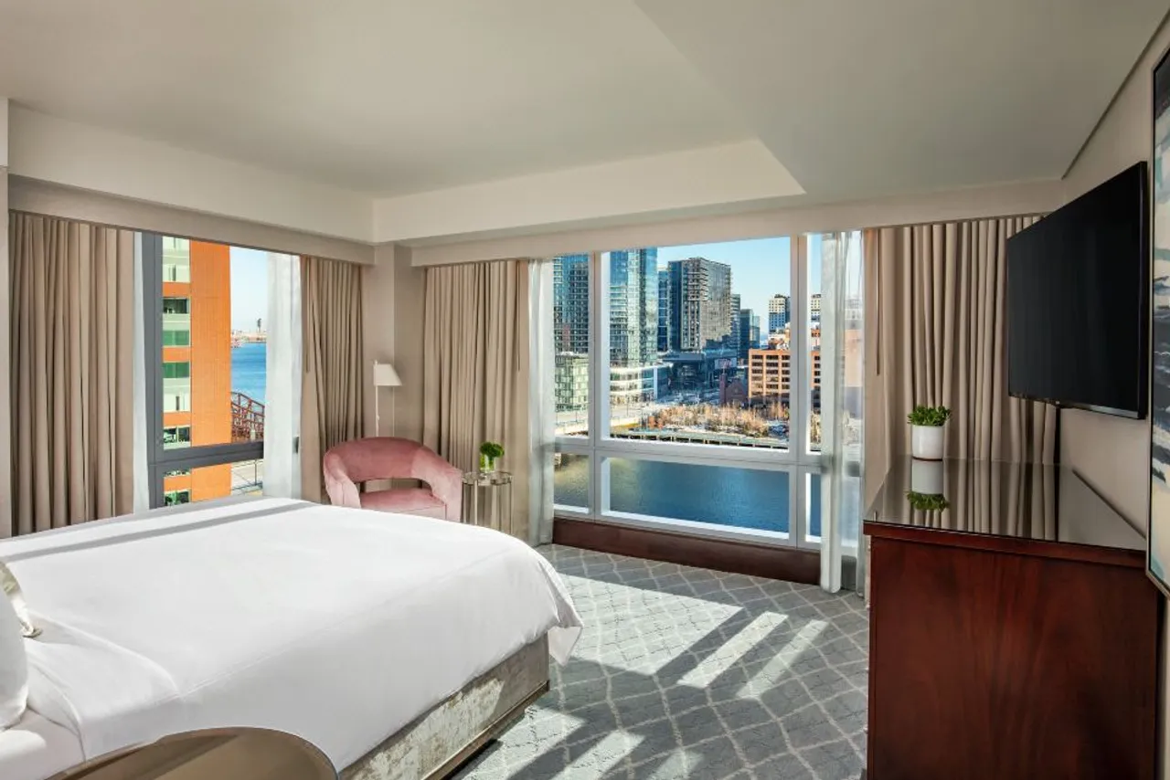 InterContinental Boston — rooms and atmosphere