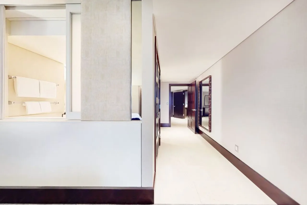 InterContinental Boston — rooms and atmosphere