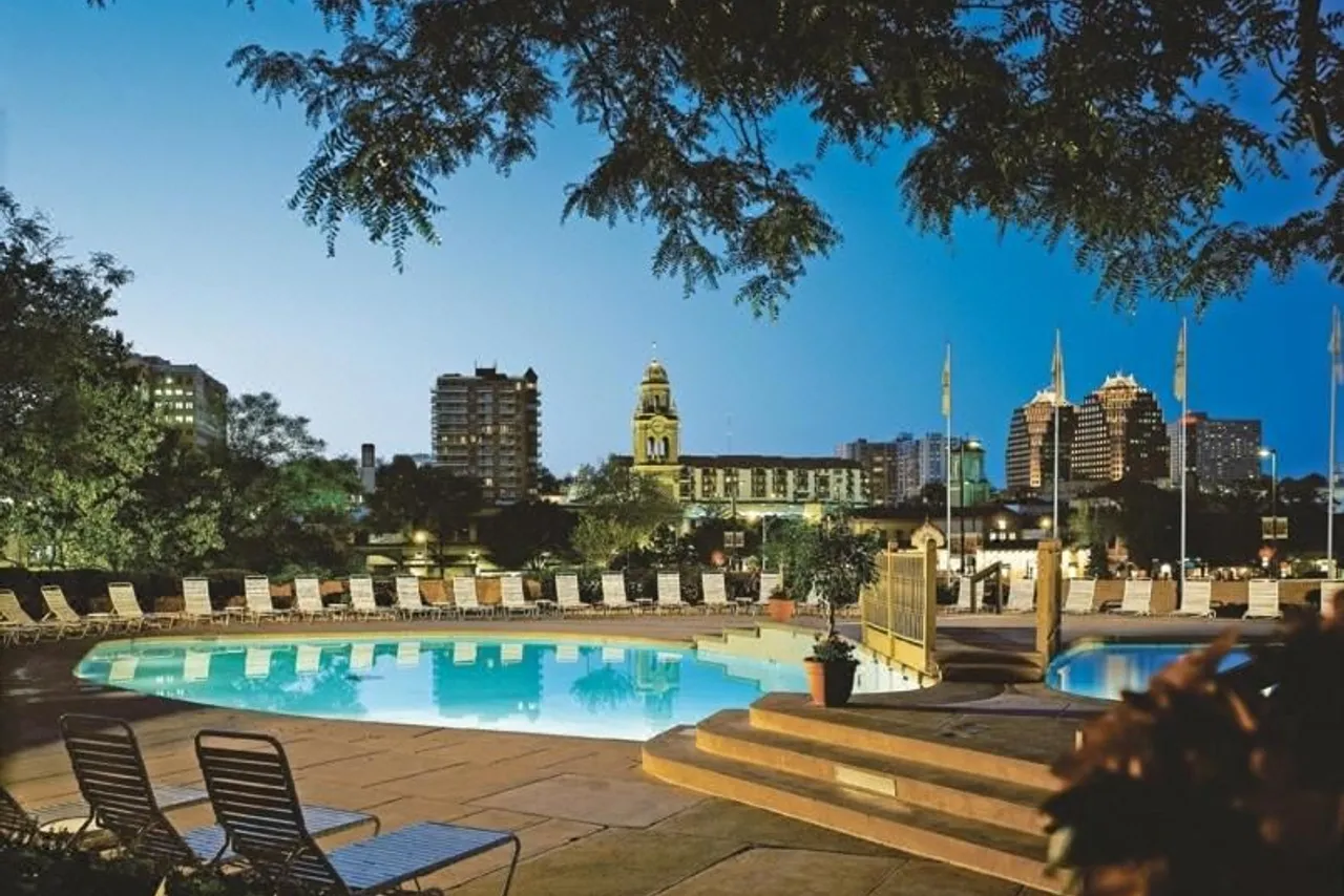 InterContinental Kansas City at the Plaza — rooms and atmosphere