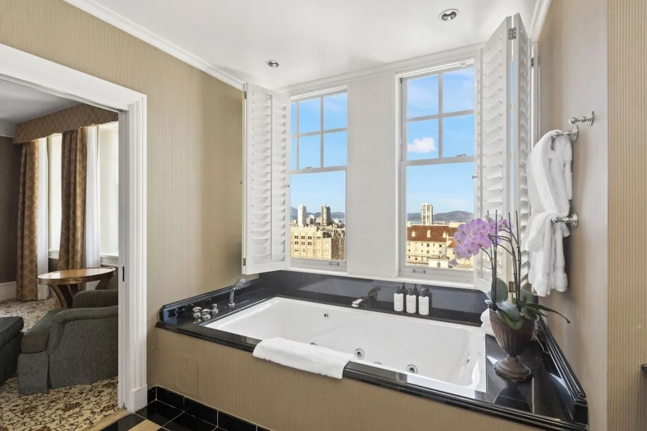 InterContinental Mark Hopkins San Francisco — rooms and atmosphere