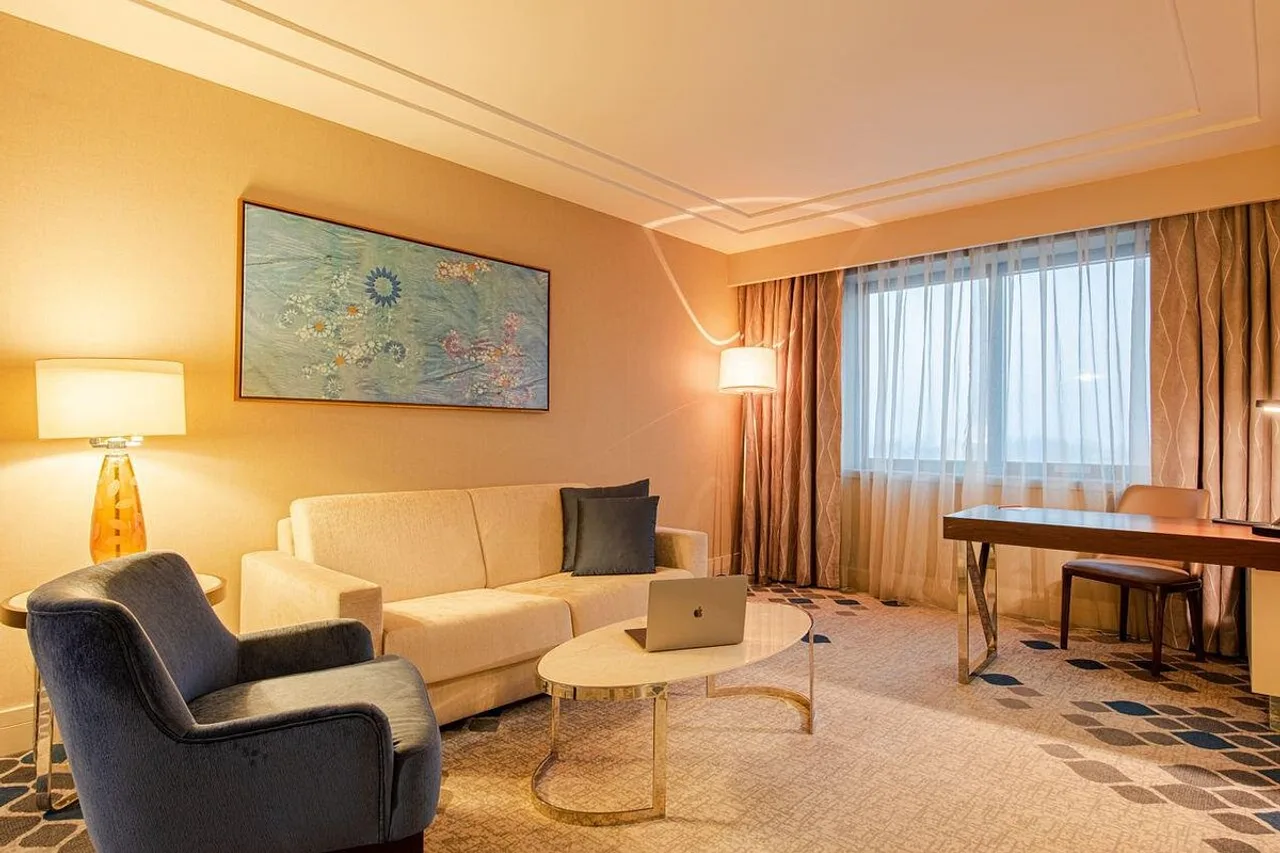 International Hotel Tashkent — rooms and atmosphere