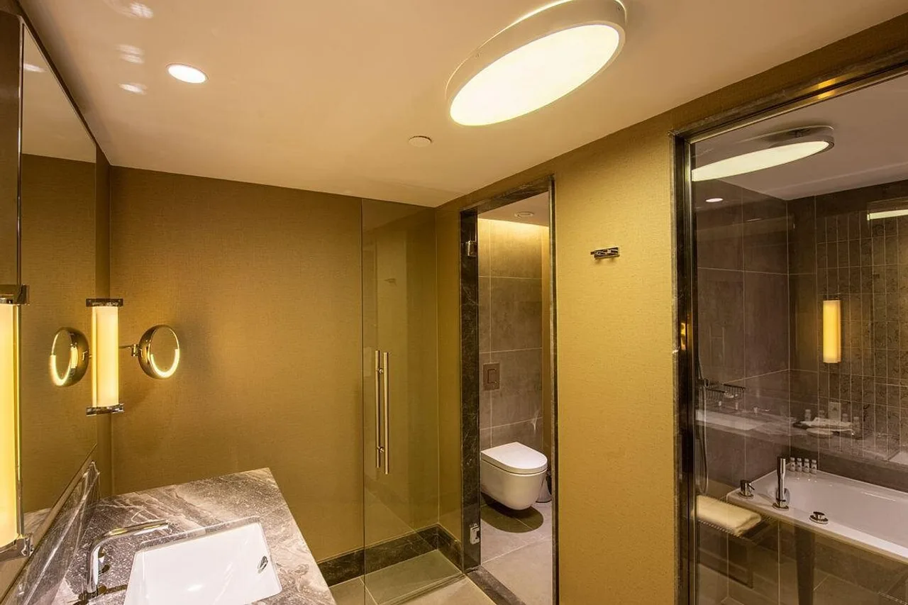 International Hotel Tashkent — rooms and atmosphere