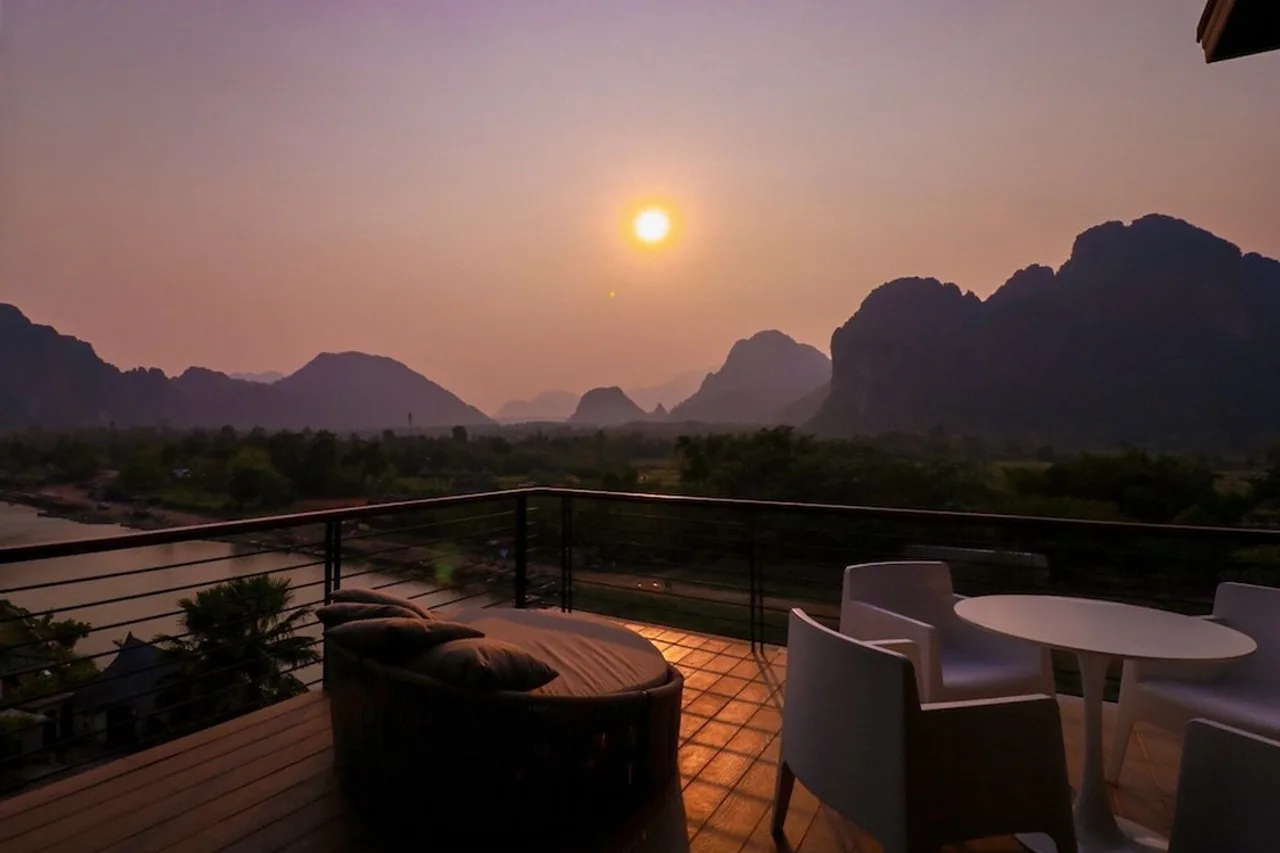 Inthira Vang Vieng — rooms and atmosphere