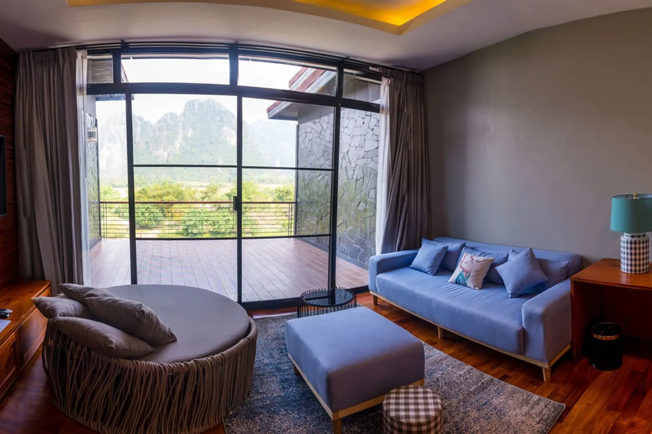 Inthira Vang Vieng — rooms and atmosphere