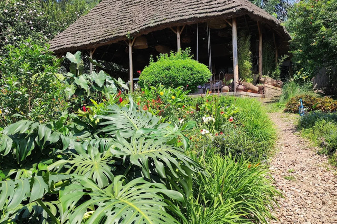 Inzu Lodge — จิเซนยี