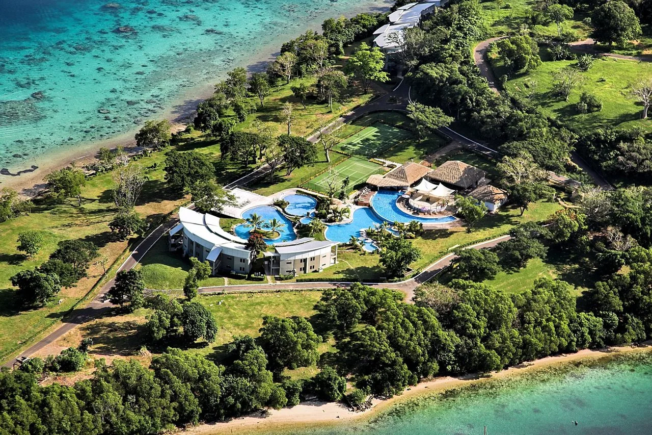 Iririki Island Resort & Spa — rooms and atmosphere