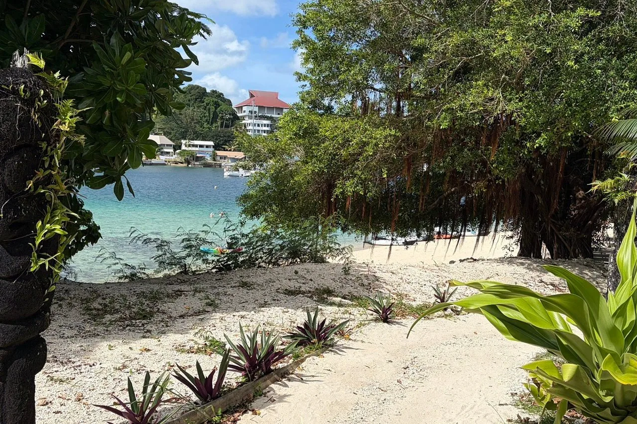 Iririki Island Resort & Spa — rooms and atmosphere