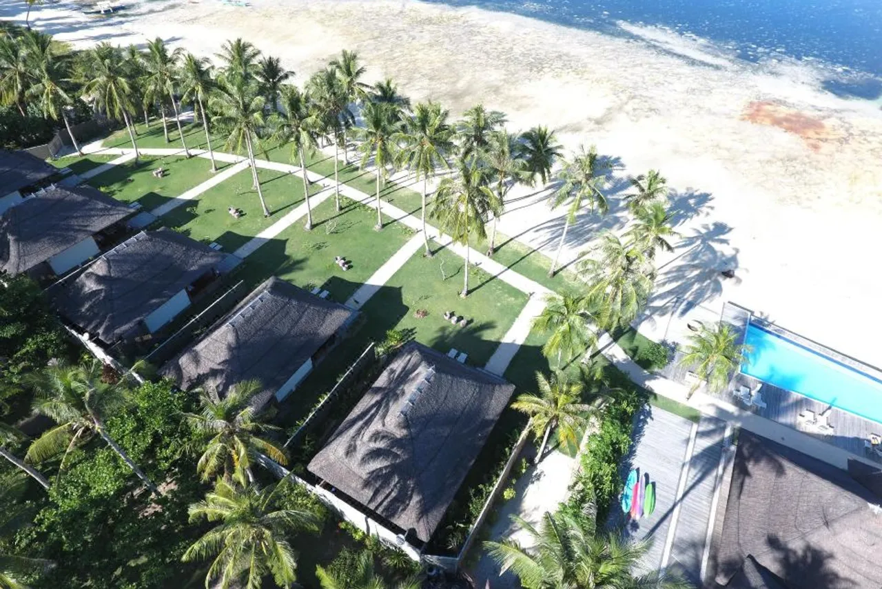 Isla Cabana Resort — rooms and atmosphere
