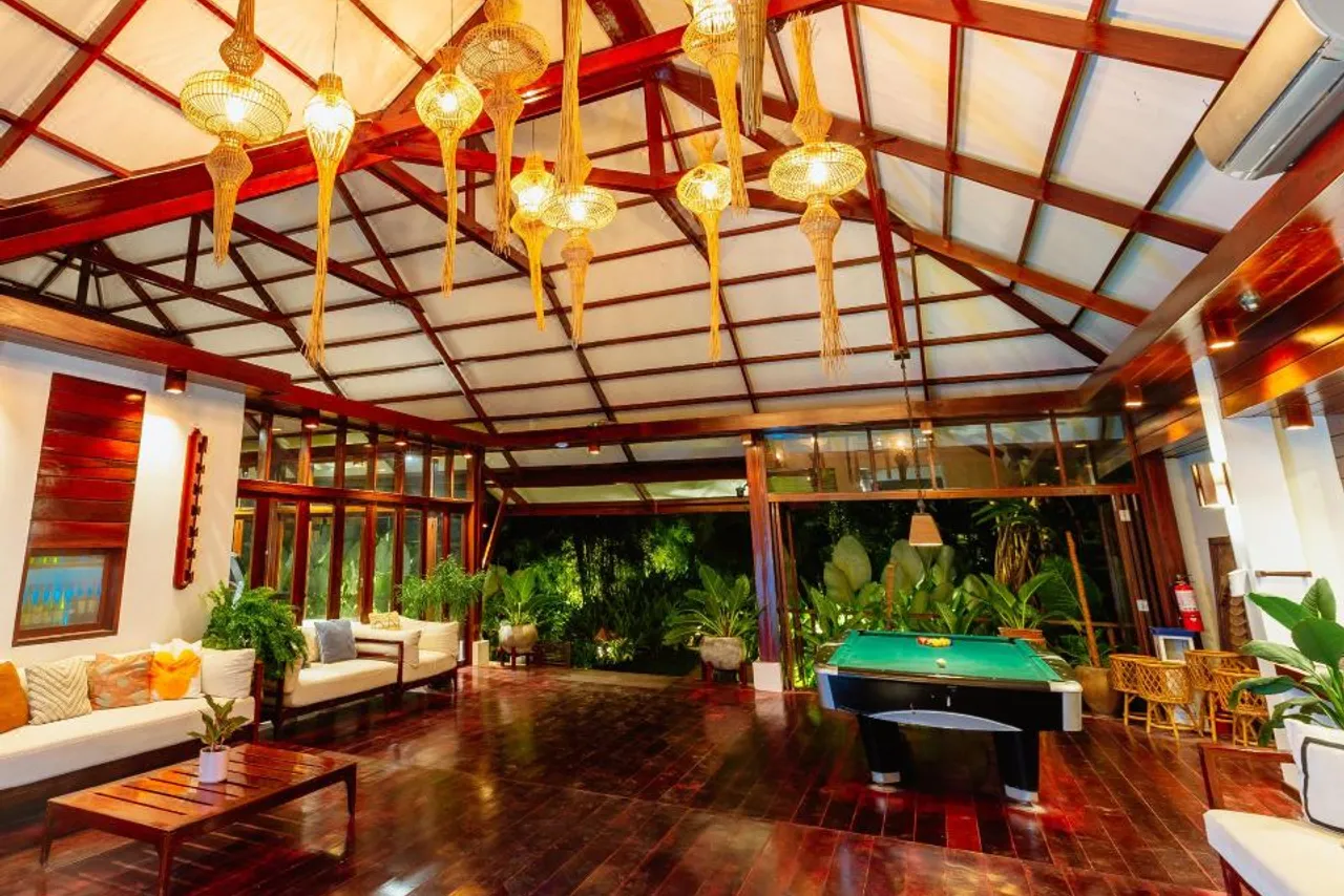 Isla Cabana Resort — rooms and atmosphere