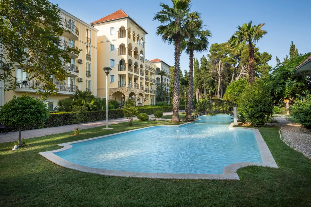 Maistra Select Island Hotel Katarina — rooms and atmosphere
