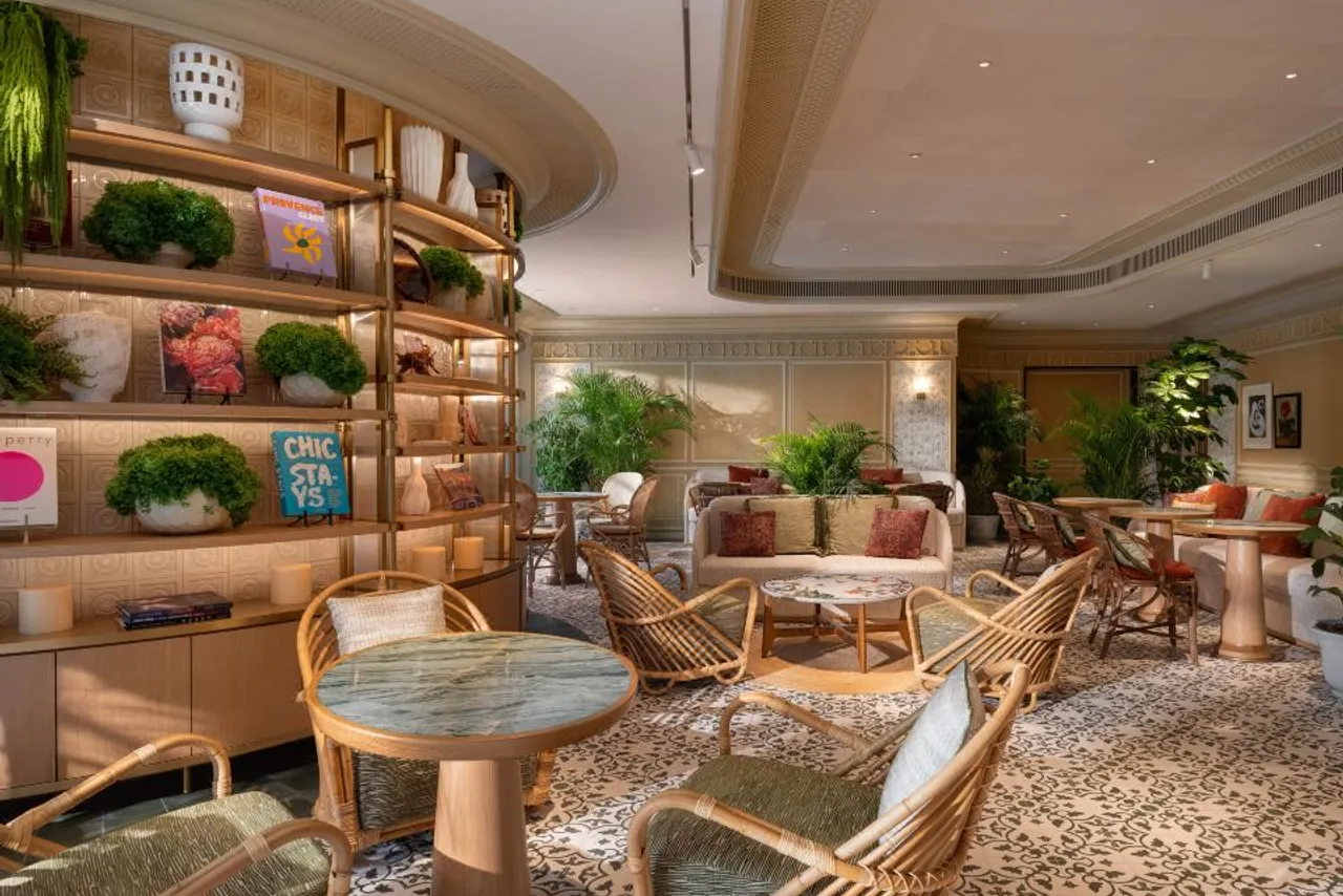 Island Shangri-La, Hong Kong — rooms and atmosphere