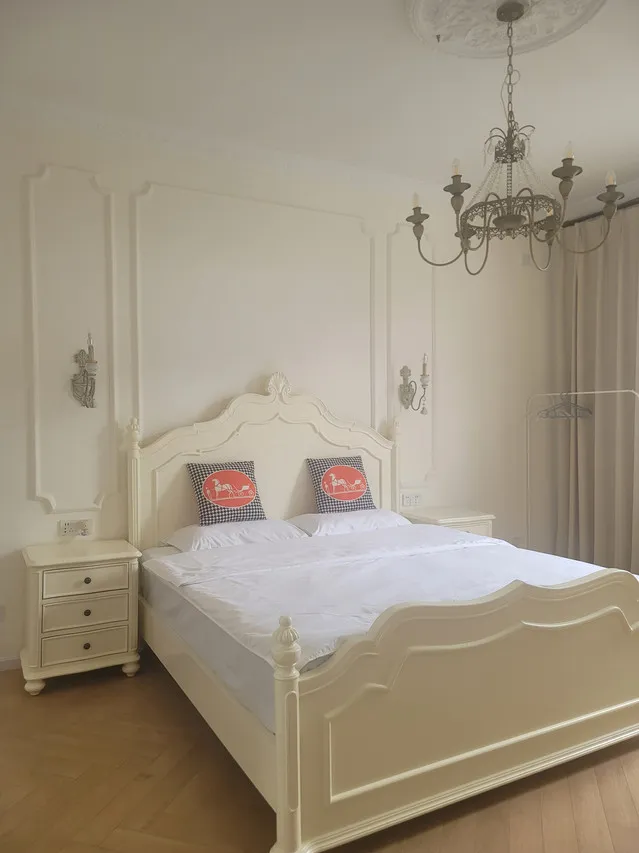 Jade Emu International Hostel — rooms and atmosphere