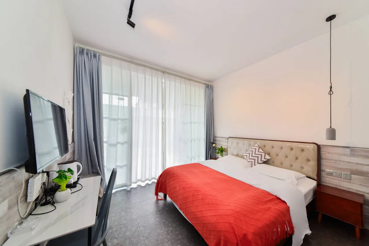 Jade Emu International Hostel — rooms and atmosphere