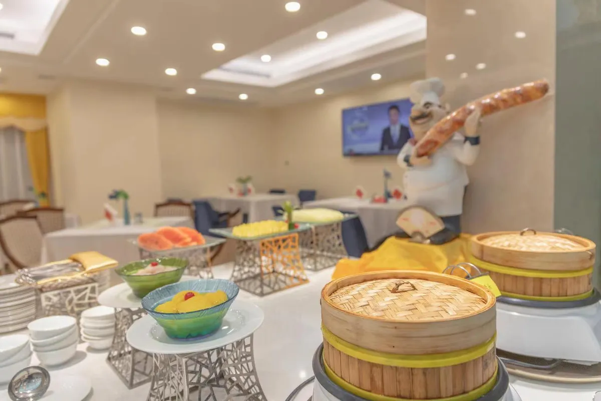 Jade Garden Hotel — rooms and atmosphere