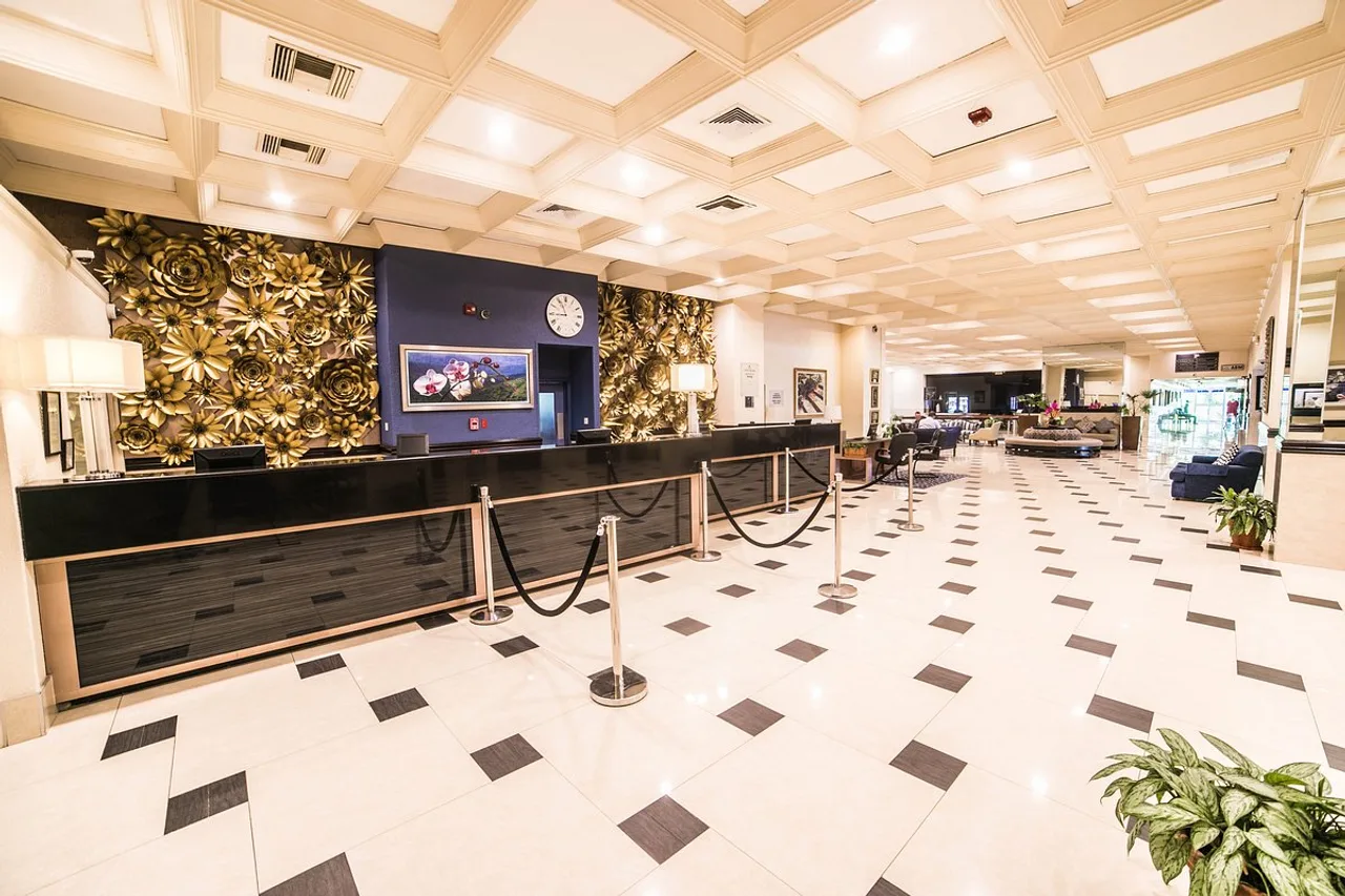 The Jamaica Pegasus Hotel — rooms and atmosphere