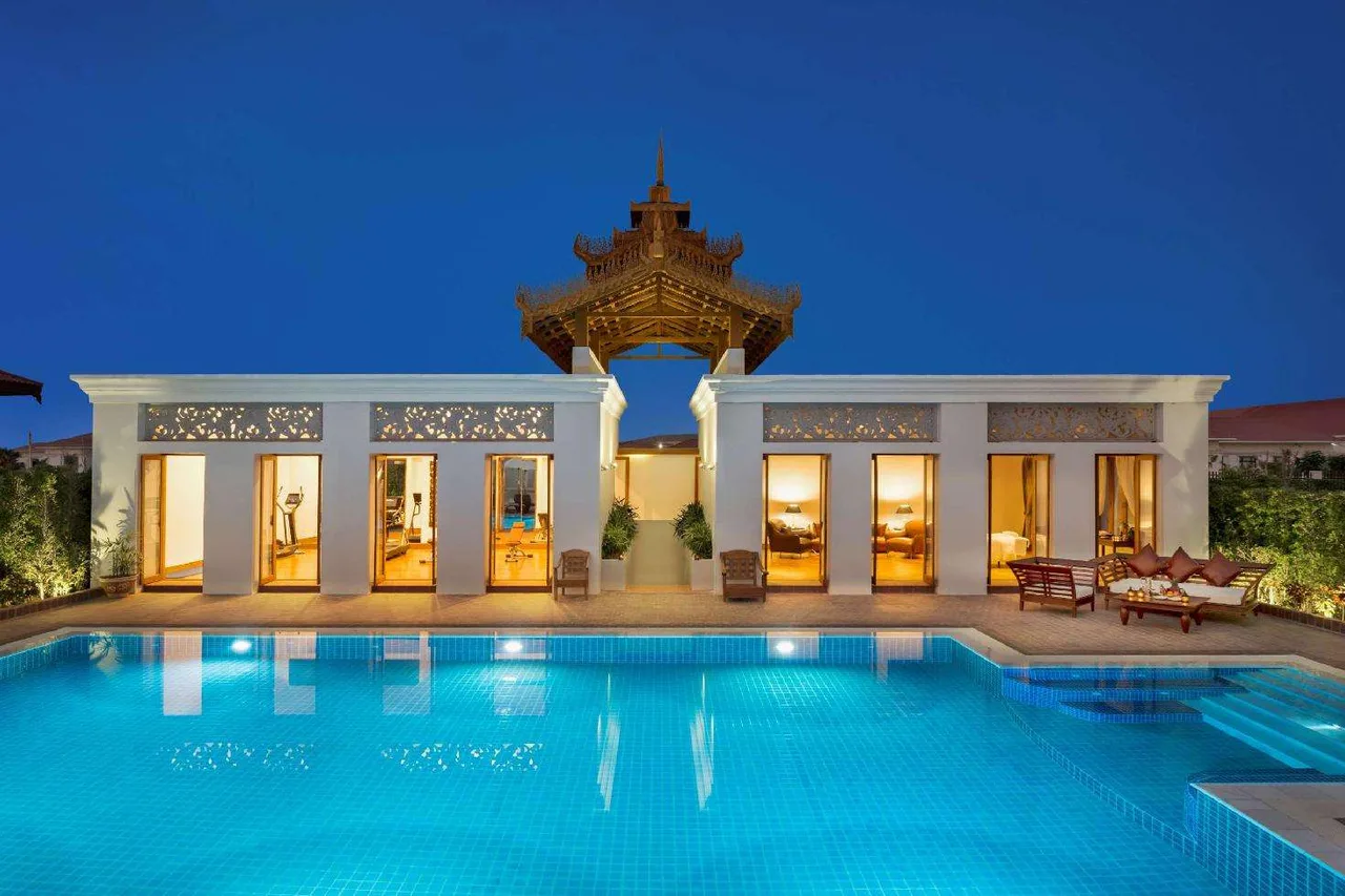 Jasmine Naypyitaw Hotel — rooms and atmosphere