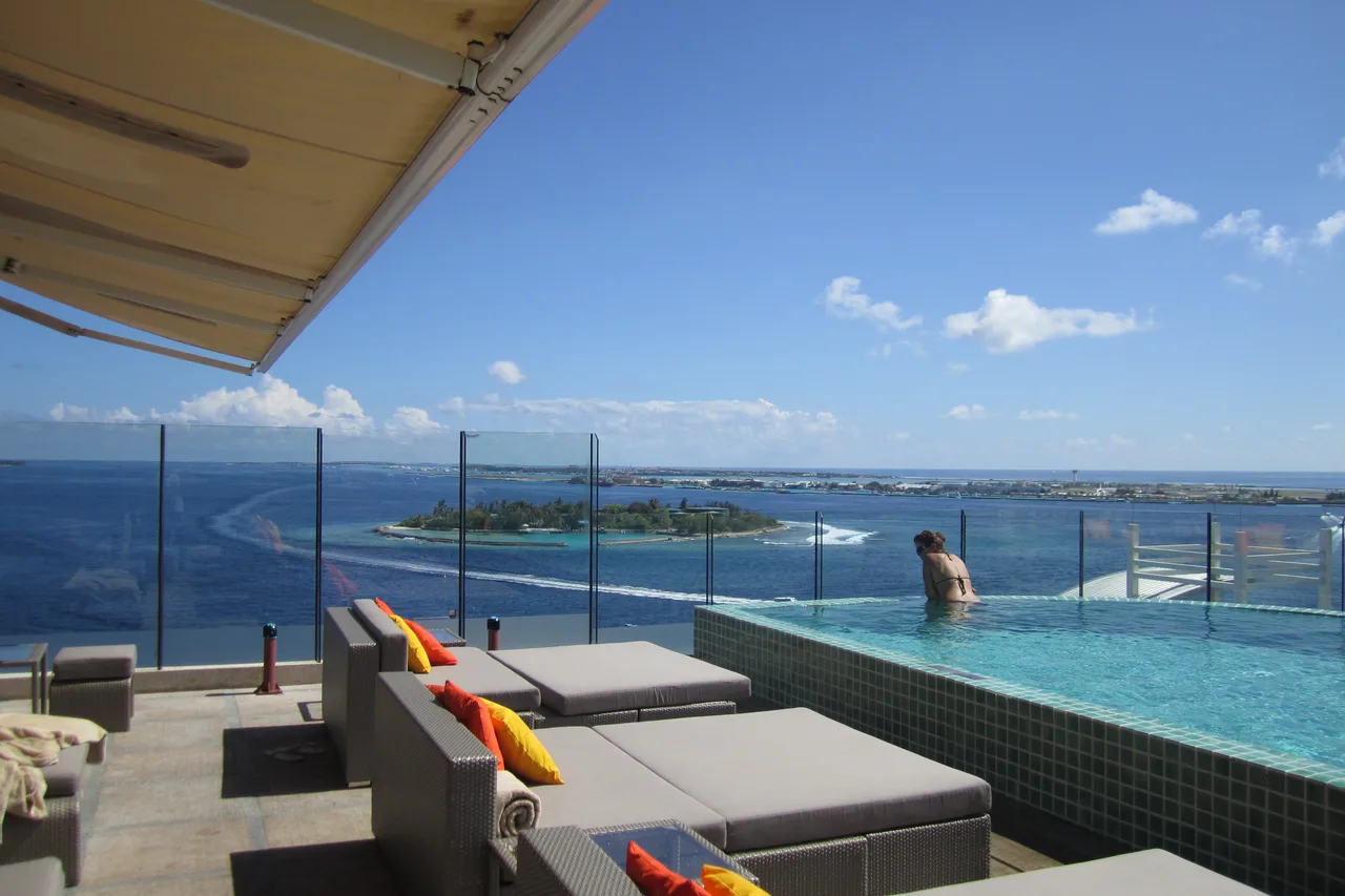 JEN Maldives Malé by Shangri-La — rooms and atmosphere