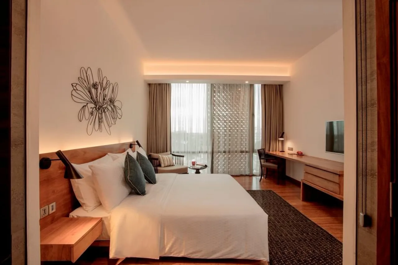 Jetwing Colombo Seven — rooms and atmosphere