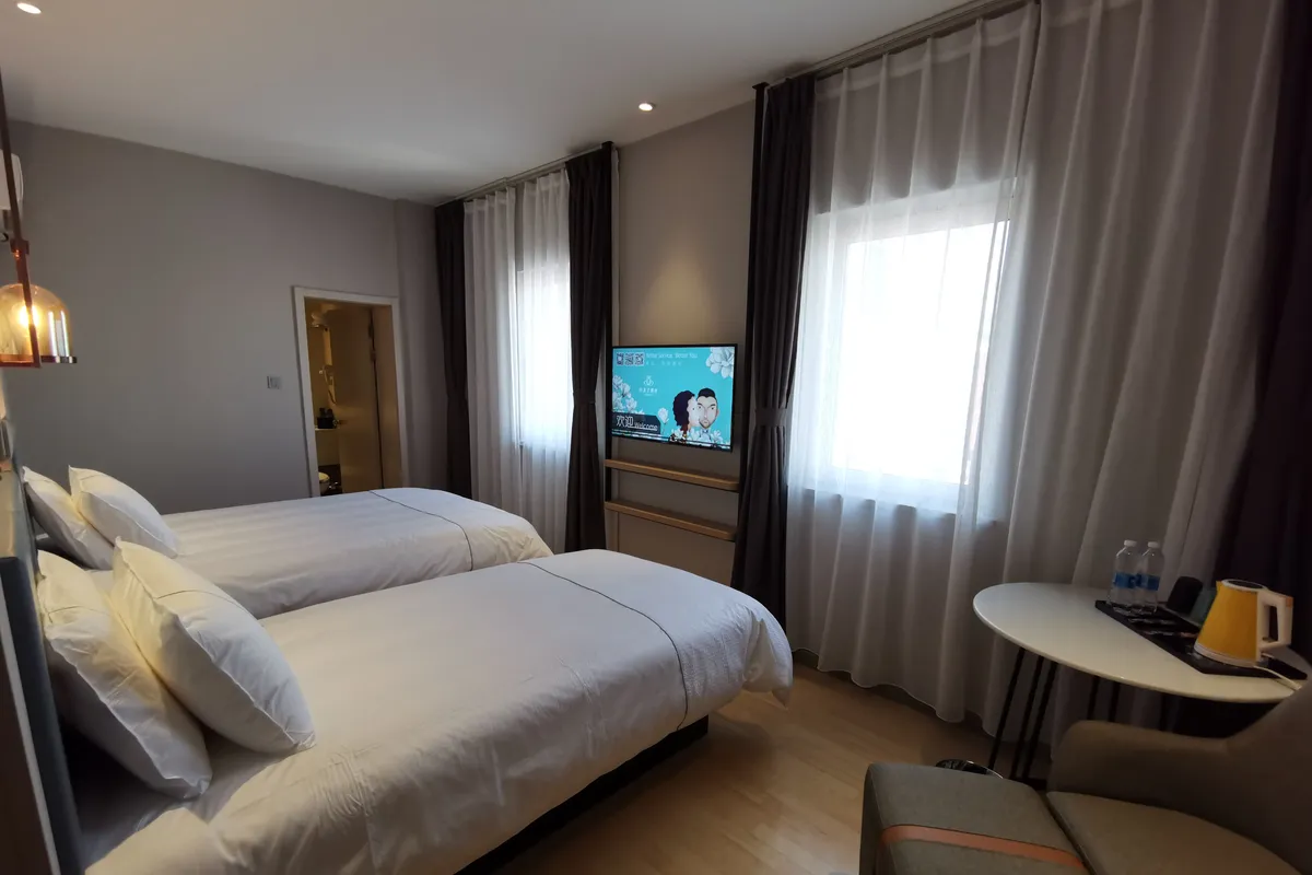 Jinjiang Inn Tianjin Railway Station (Jinwan Square) — rooms and atmosphere