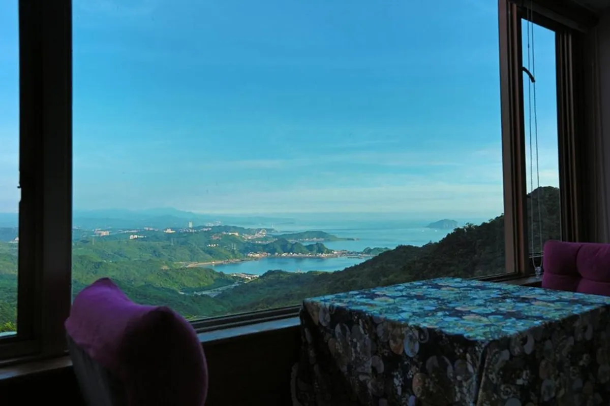 Jiufen Happyland B&B — rooms and atmosphere