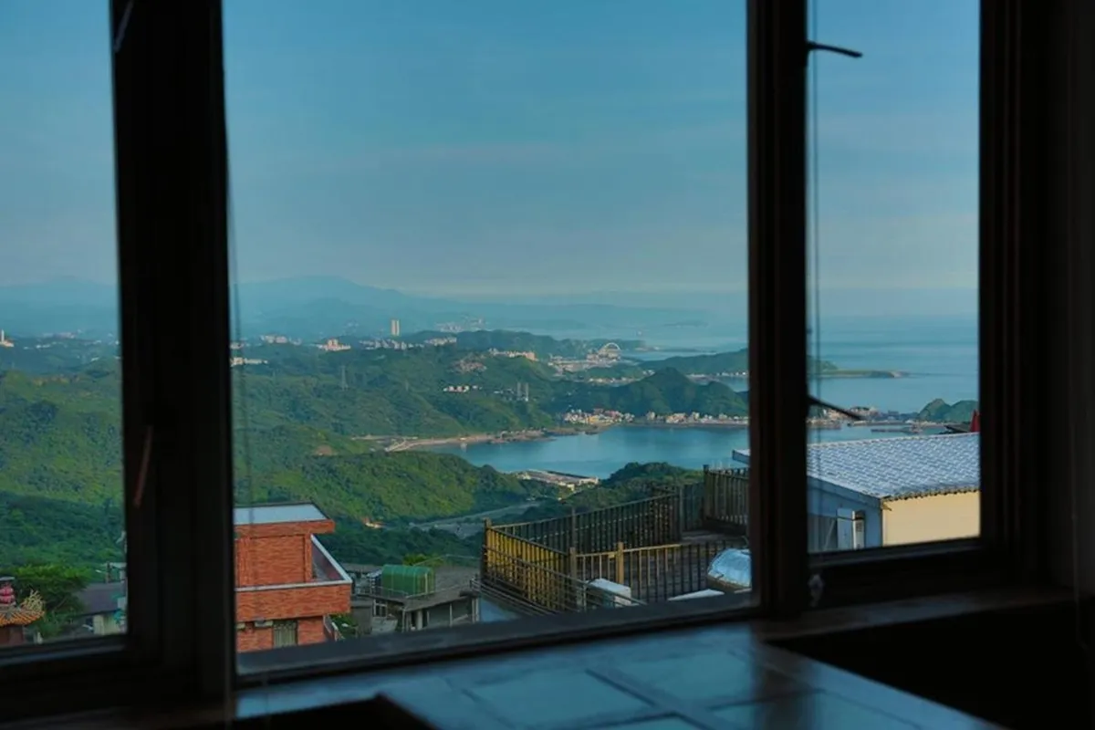 Jiufen Happyland B&B — rooms and atmosphere
