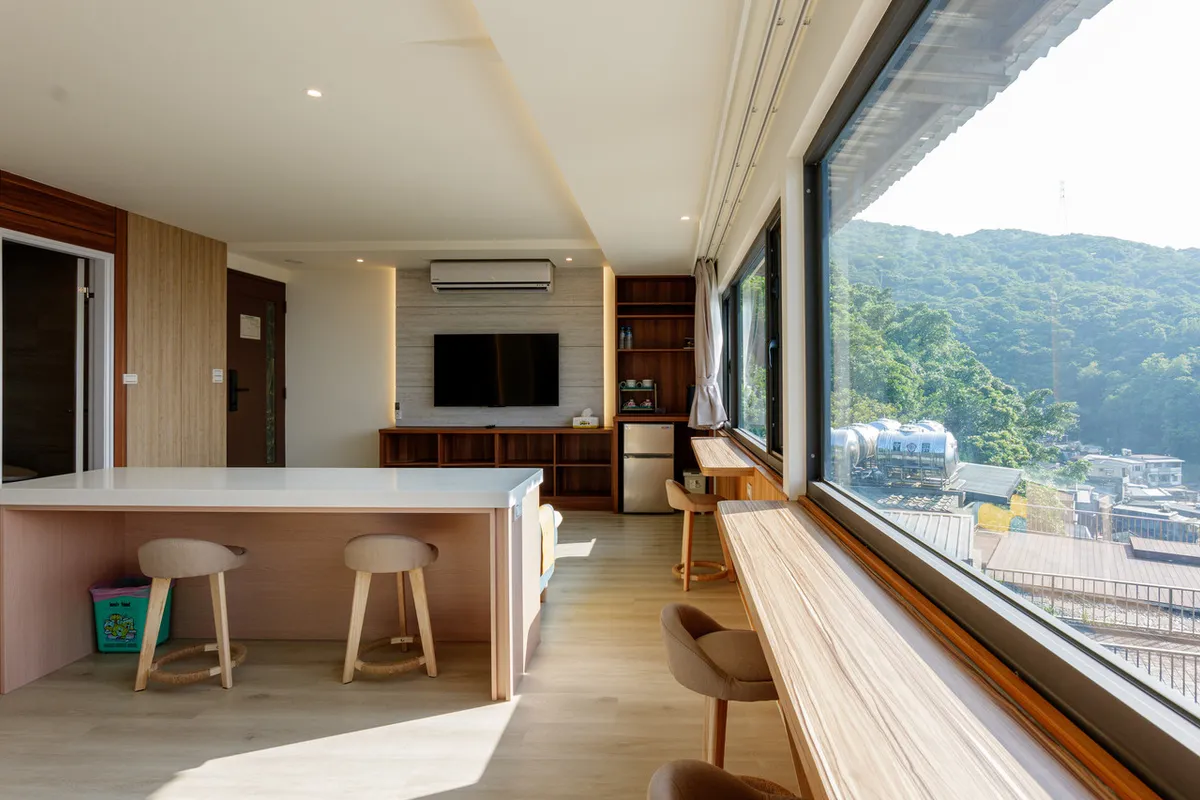 Jiufen Seaside Homestay — rooms and atmosphere