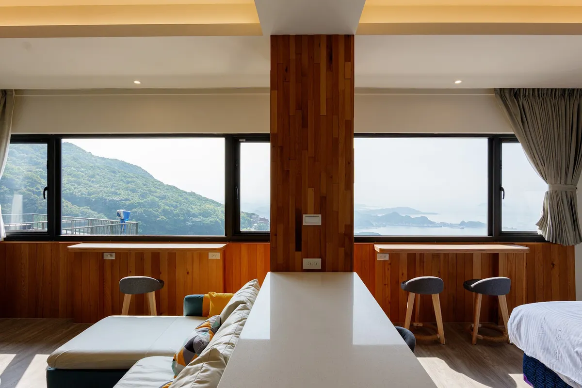 Jiufen Seaside Homestay — rooms and atmosphere