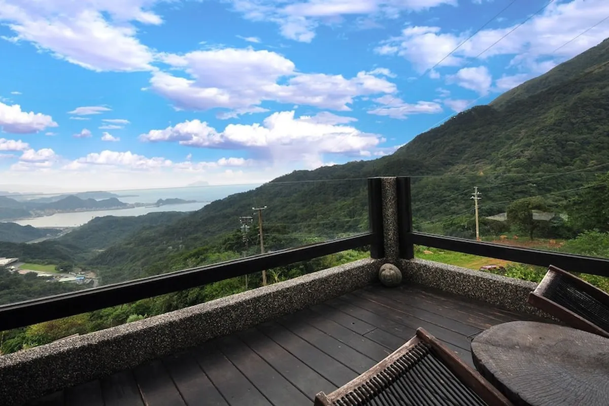 Jiufen Sunny Room — rooms and atmosphere
