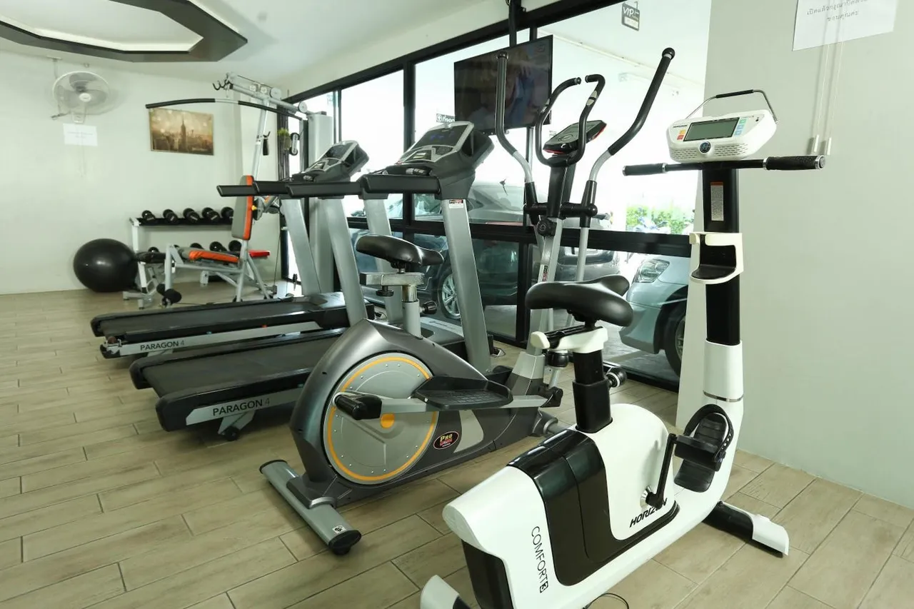 JK Living Hotel and Service Apartment — rooms and atmosphere
