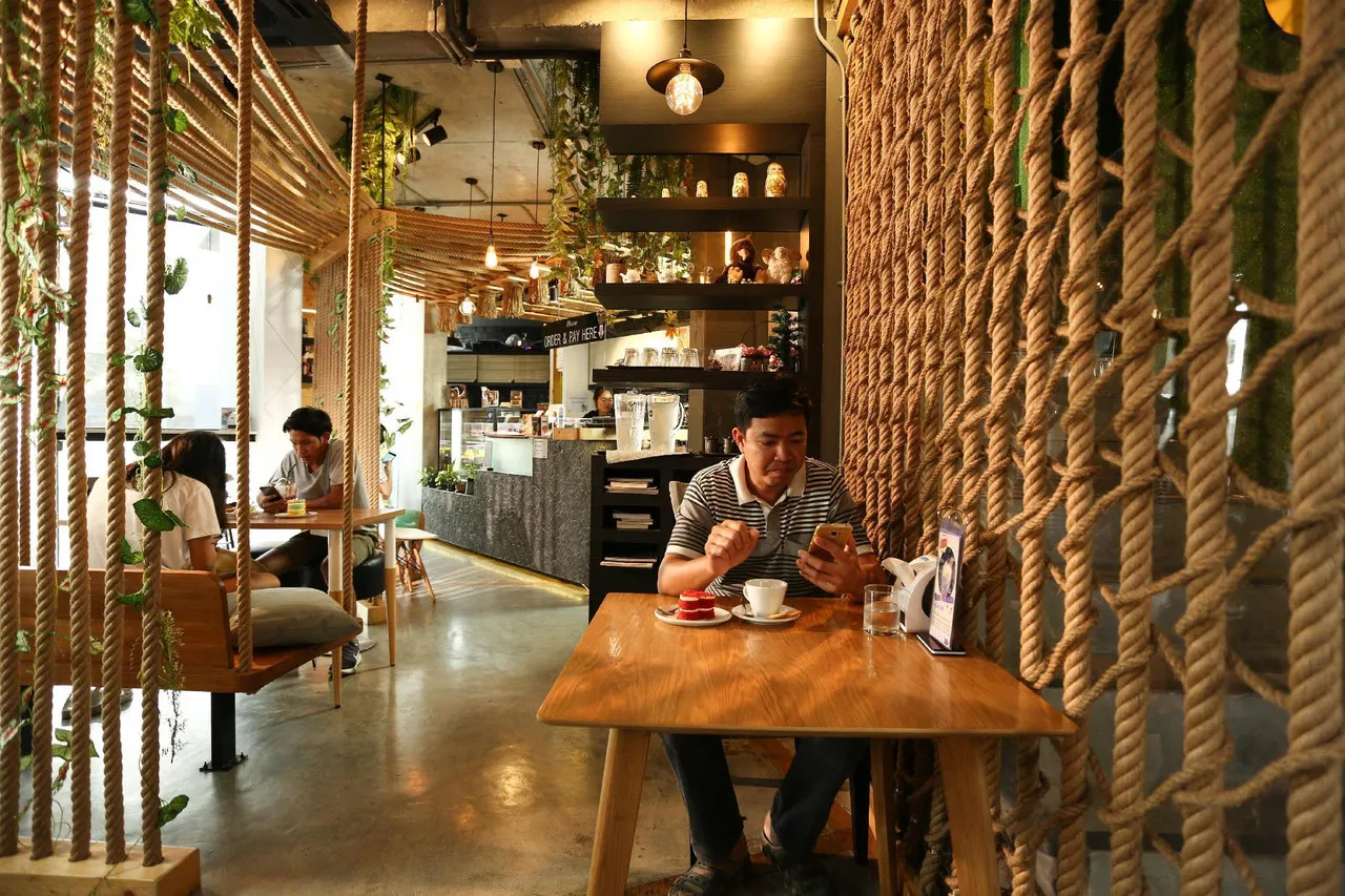 JK Living Hotel and Service Apartment — rooms and atmosphere