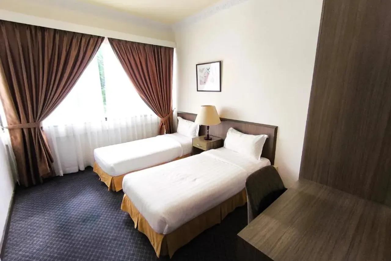 Jubilee Hotel — rooms and atmosphere
