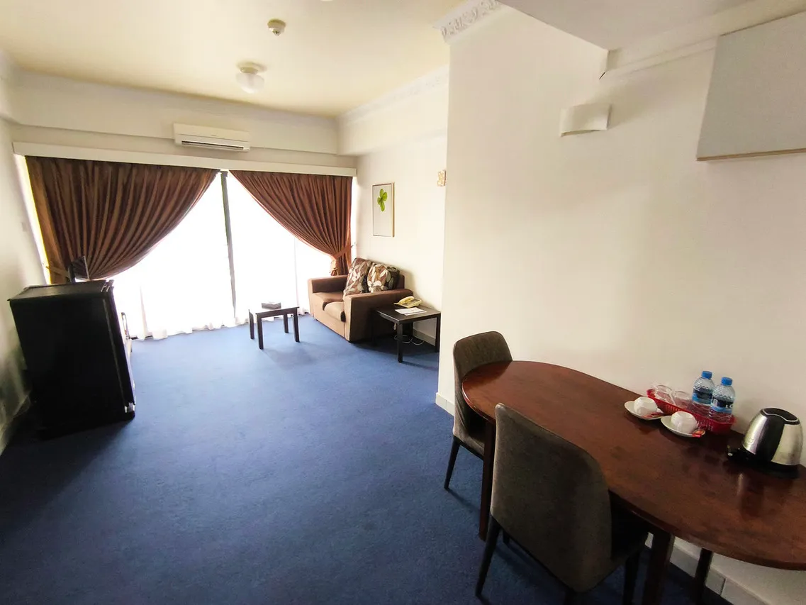 Jubilee Hotel — rooms and atmosphere