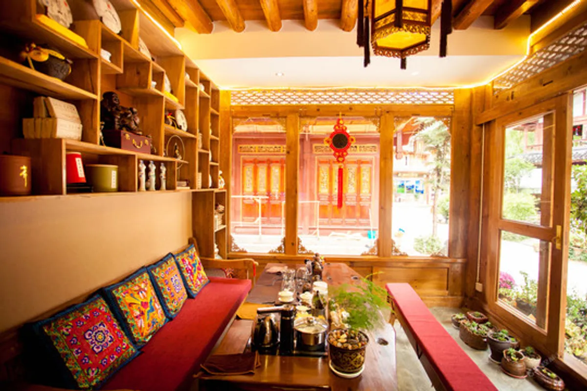 Juxian Boutique Homestay Lijiang — rooms and atmosphere