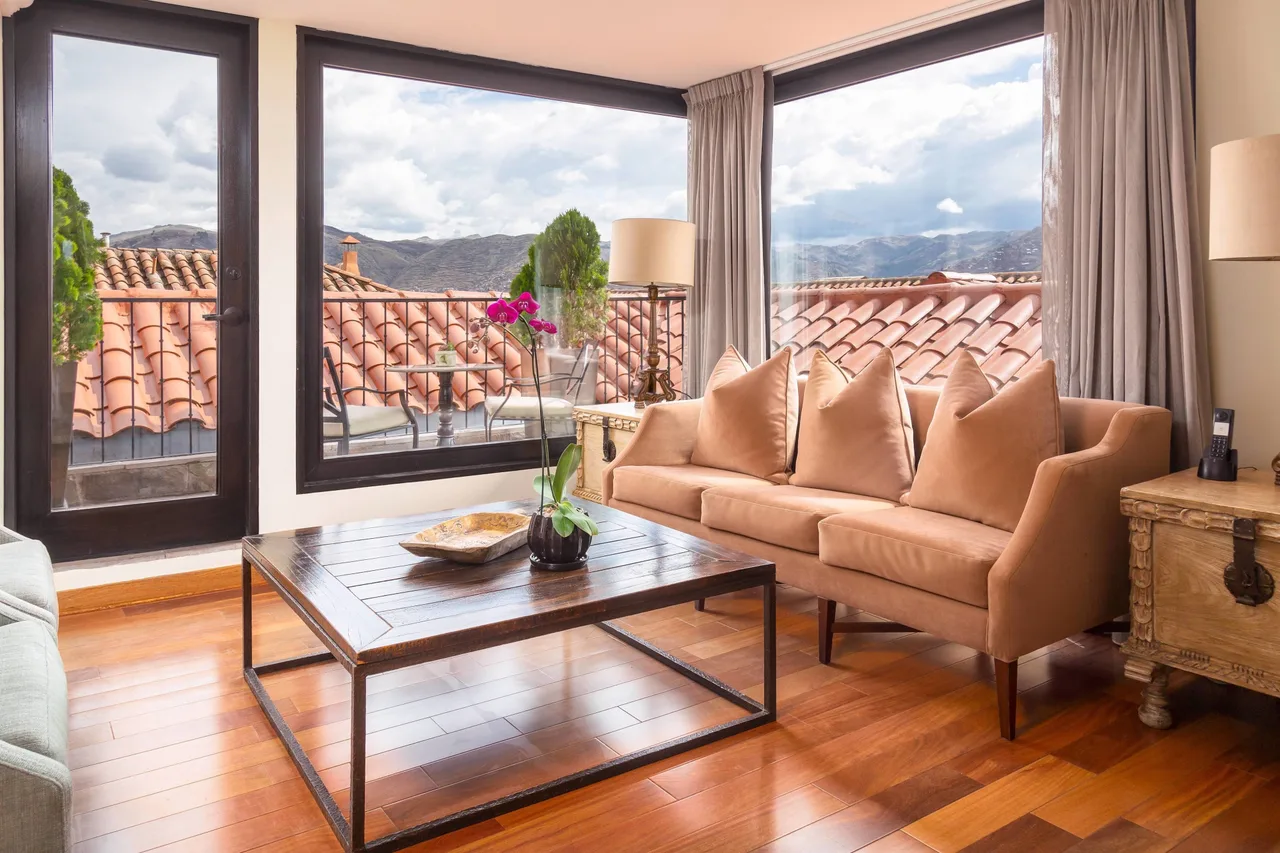 JW Marriott El Convento Cusco — rooms and atmosphere