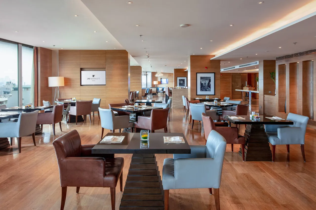 JW Marriott Hotel Hanoi — rooms and atmosphere