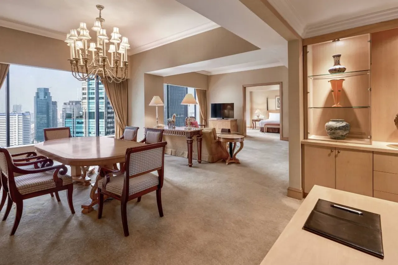 JW Marriott Hotel Jakarta — rooms and atmosphere